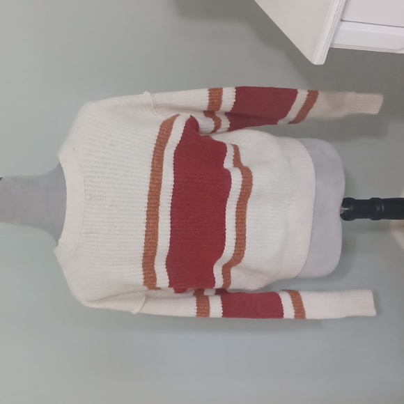 American Eagle small sweater burnt orange cream & mustard color - Picture 2 of 6